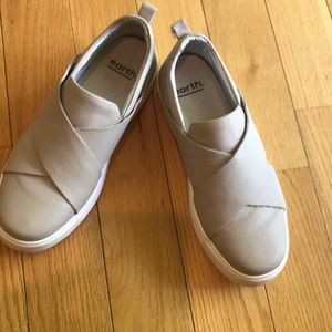 Earth Clary Sneakers